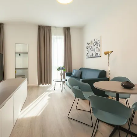Aparthotel Candlewood By Ihg 4*